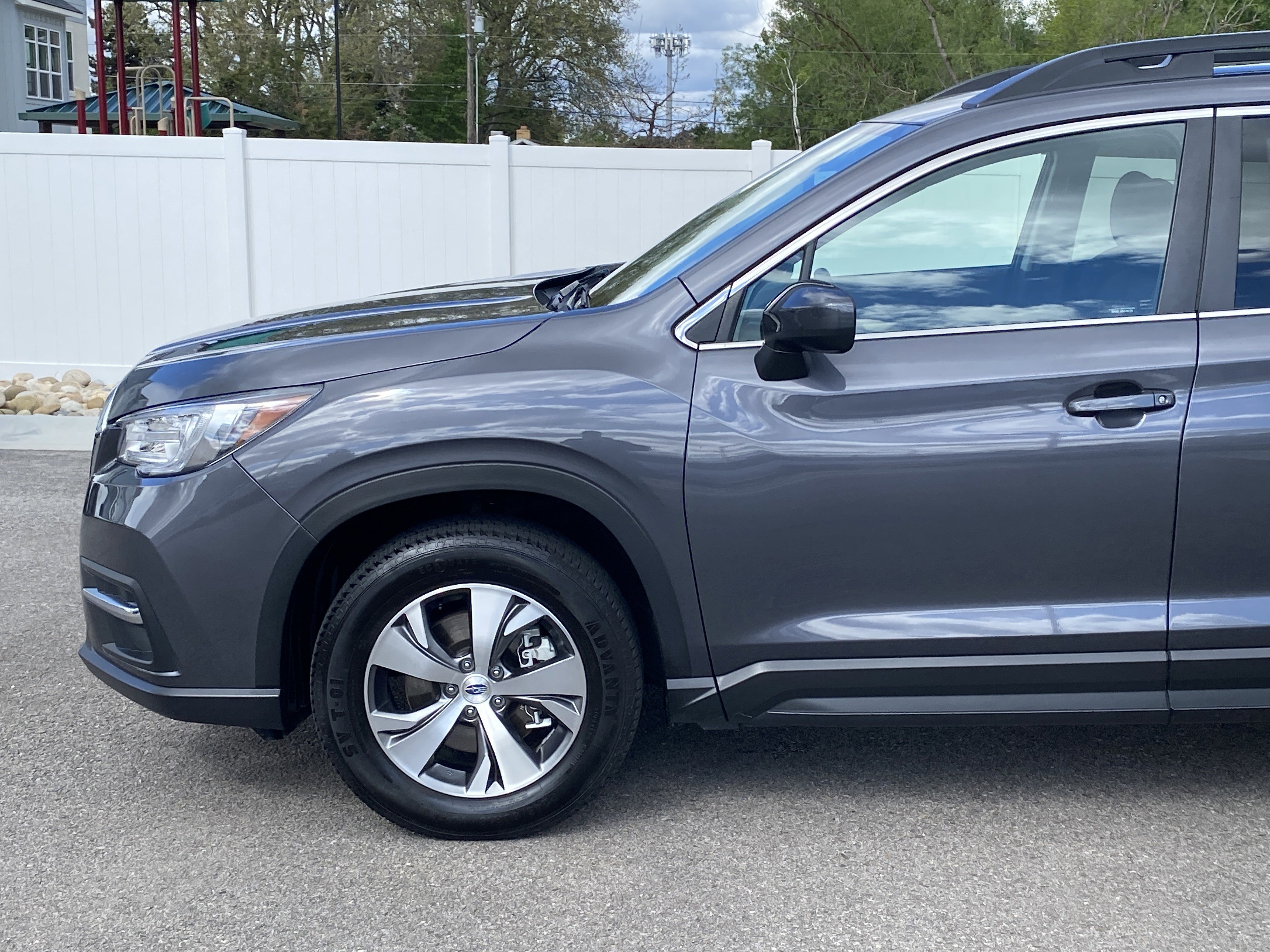 Certified 2022 Subaru Ascent Premium w/ Convenience Package AWD/4WD image 2