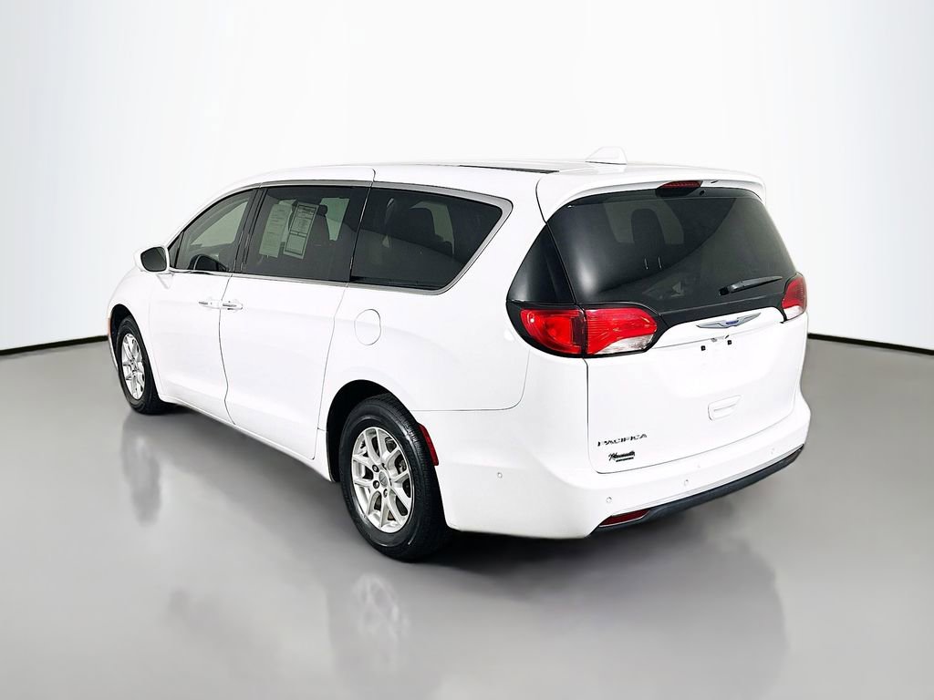 Used 2020 Chrysler Pacifica Touring w/ Advanced Safetytec Group image 5