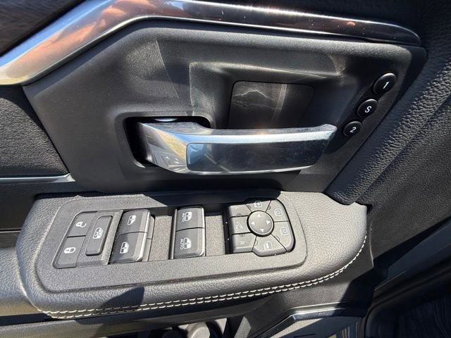 New 2026 RAM 2500 Laramie AWD/4WD image 13