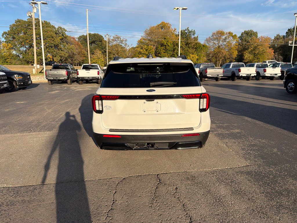 Used 2025 Ford Explorer ST-Line w/ Premium Package RWD image 4