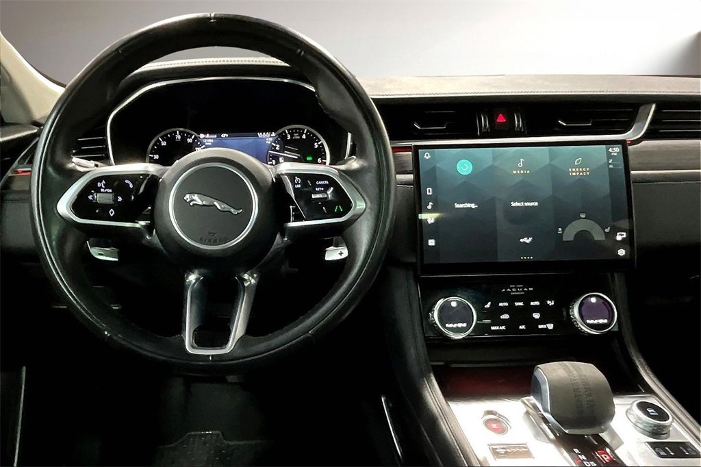 Used 2021 Jaguar F-PACE image 8