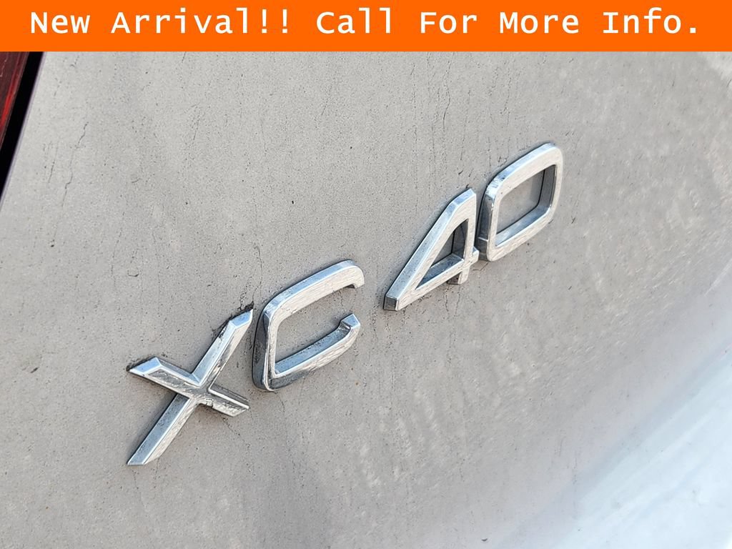 Used 2025 Volvo XC40 B5 Plus w/ Climate Package AWD/4WD image 9