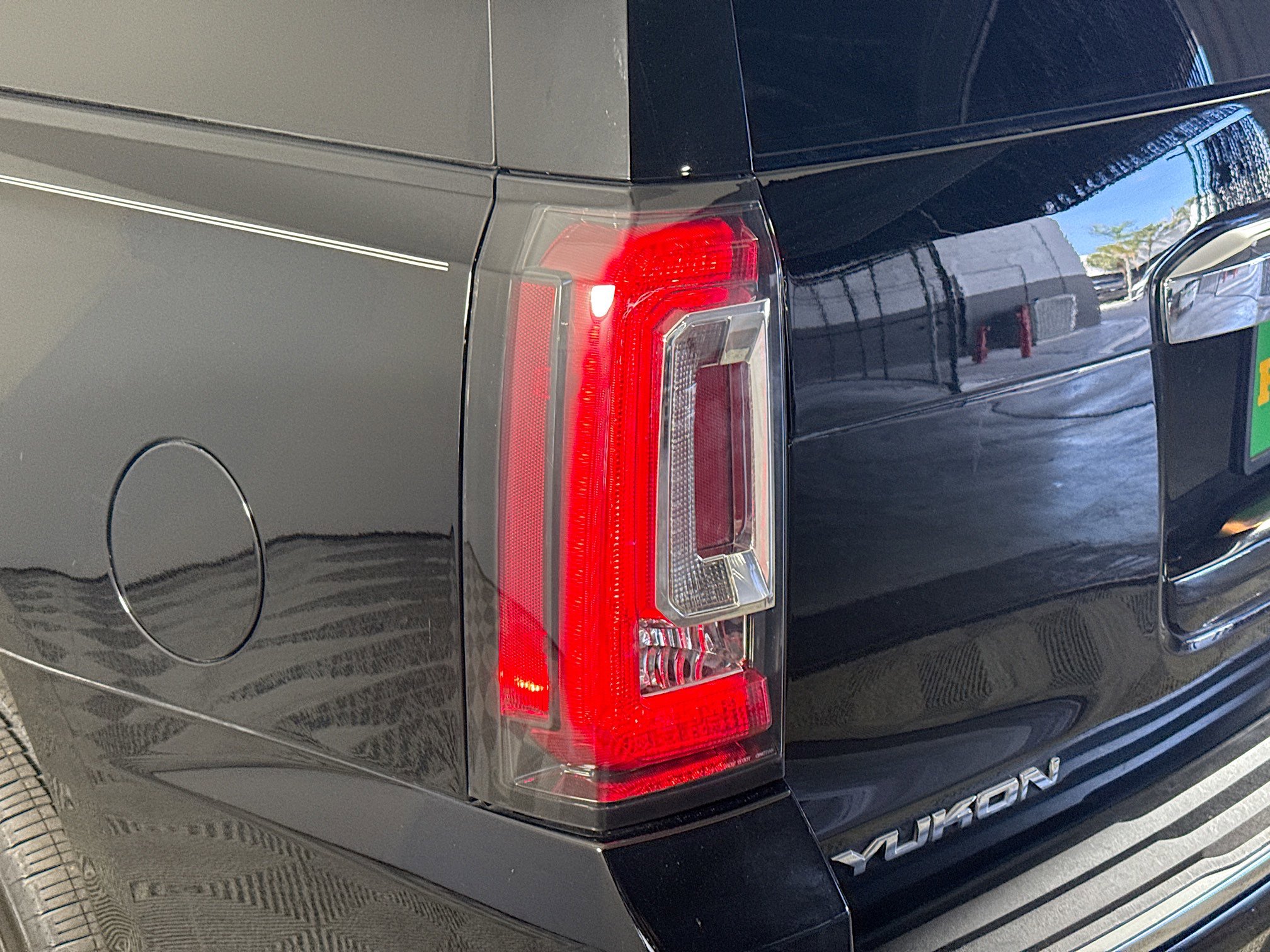 Used 2017 GMC Yukon Denali w/ Open Road Package image 36