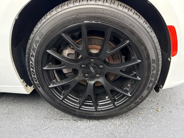 Used 2018 Dodge Charger R/T w/ Plus Group RWD image 2