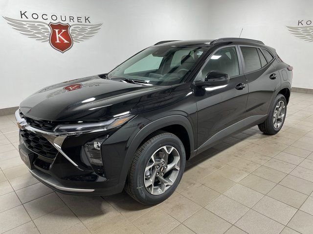 New 2026 Chevrolet Trax LT w/ Driver Confidence Package FWD image 3