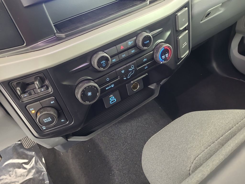 New 2026 Ford F250 XLT image 15