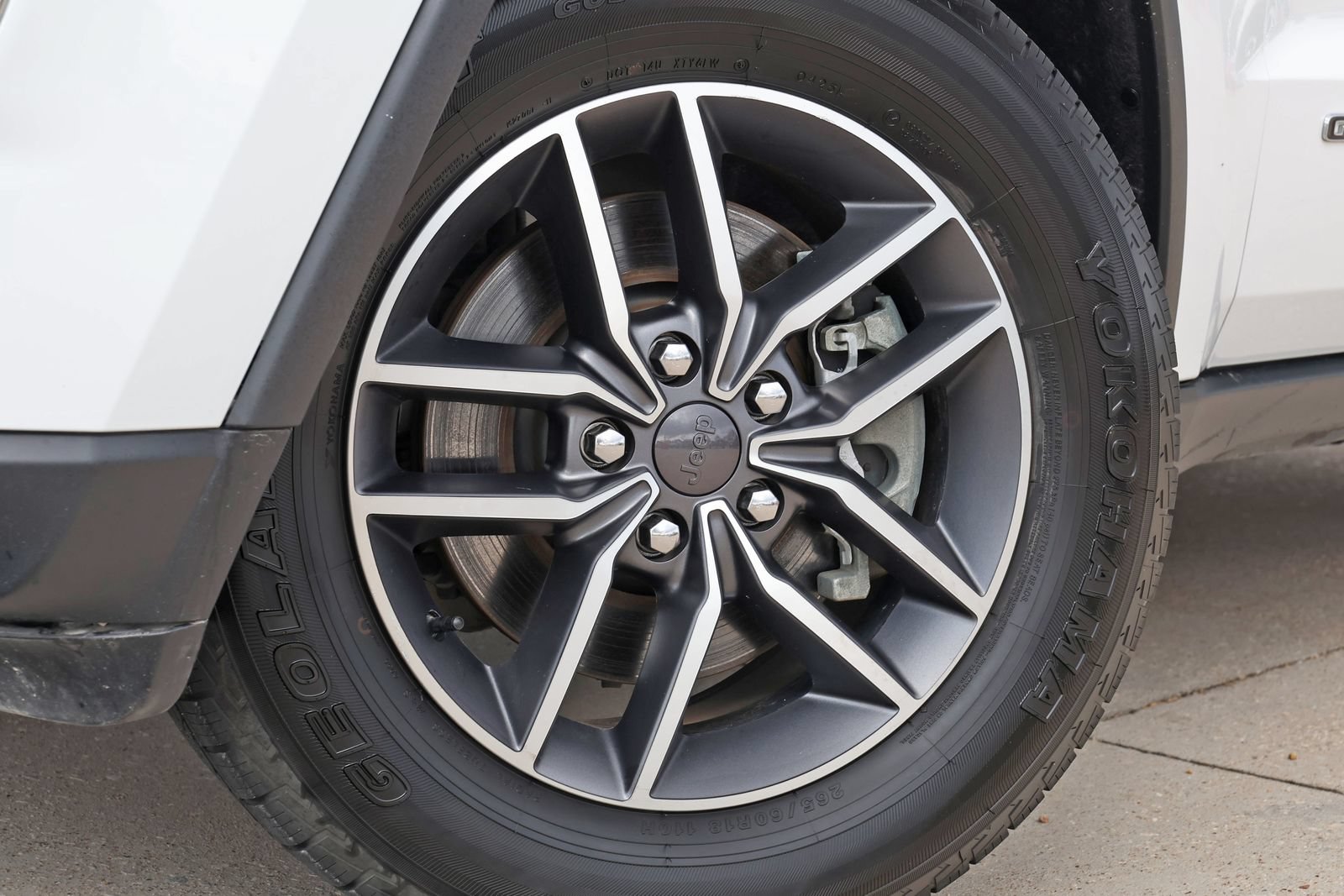 Used 2022 Jeep Grand Cherokee Limited AWD/4WD image 13