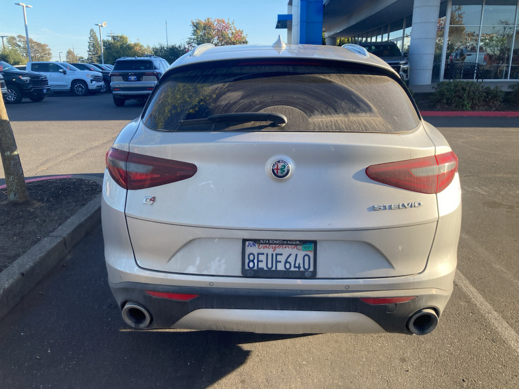Used 2018 Alfa Romeo Stelvio AWD image 5