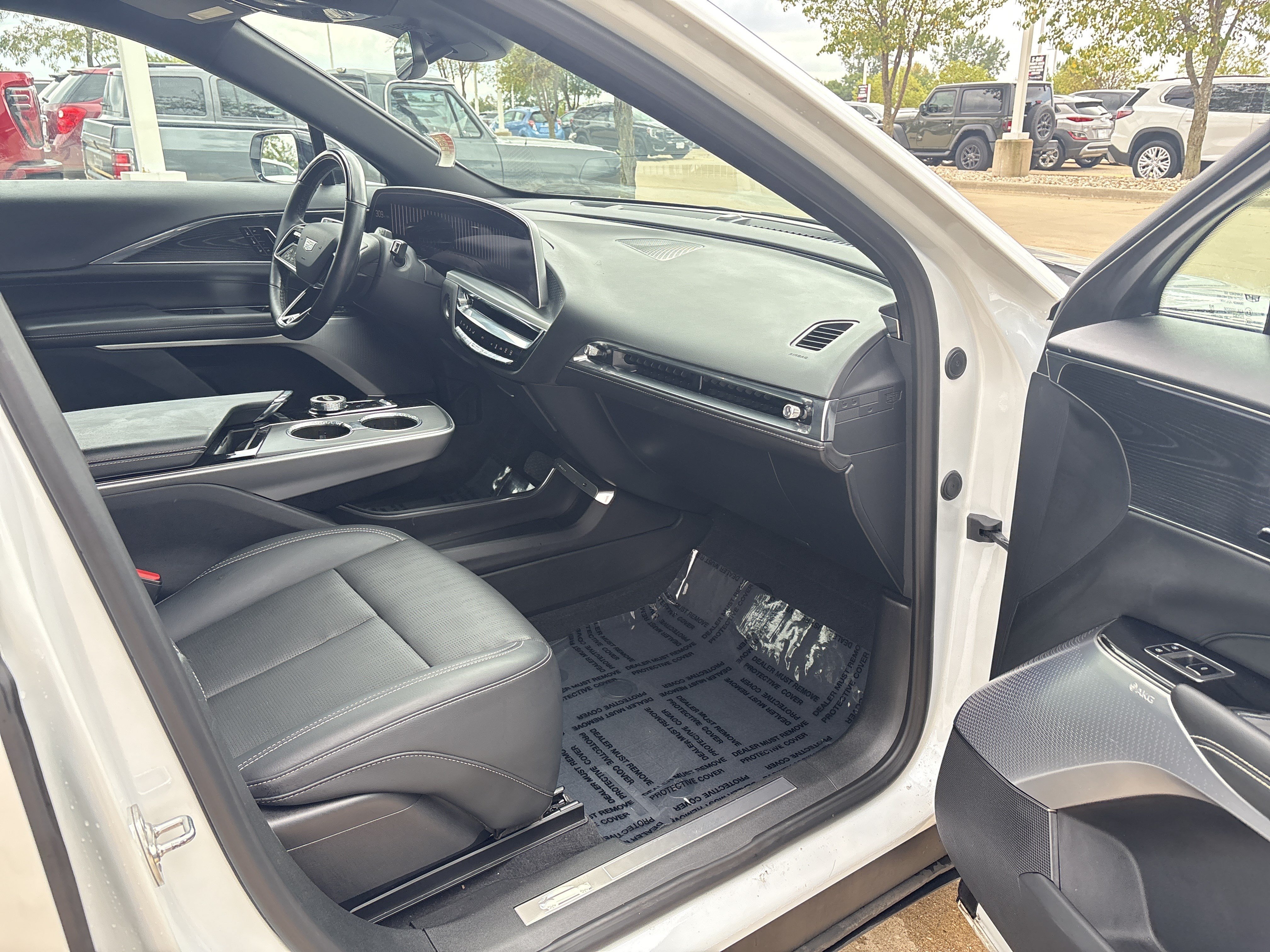 Used 2024 Cadillac Lyriq Sport w/ LPO, Floor Liner Package AWD/4WD image 14