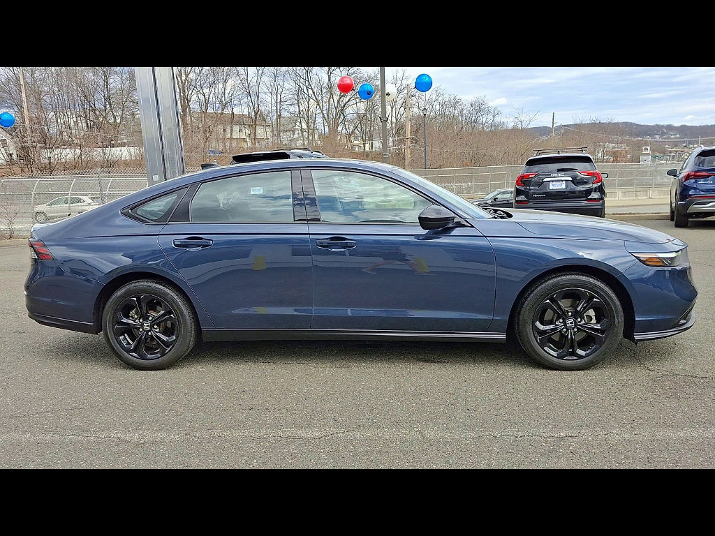 Used 2025 Honda Accord SE image 9