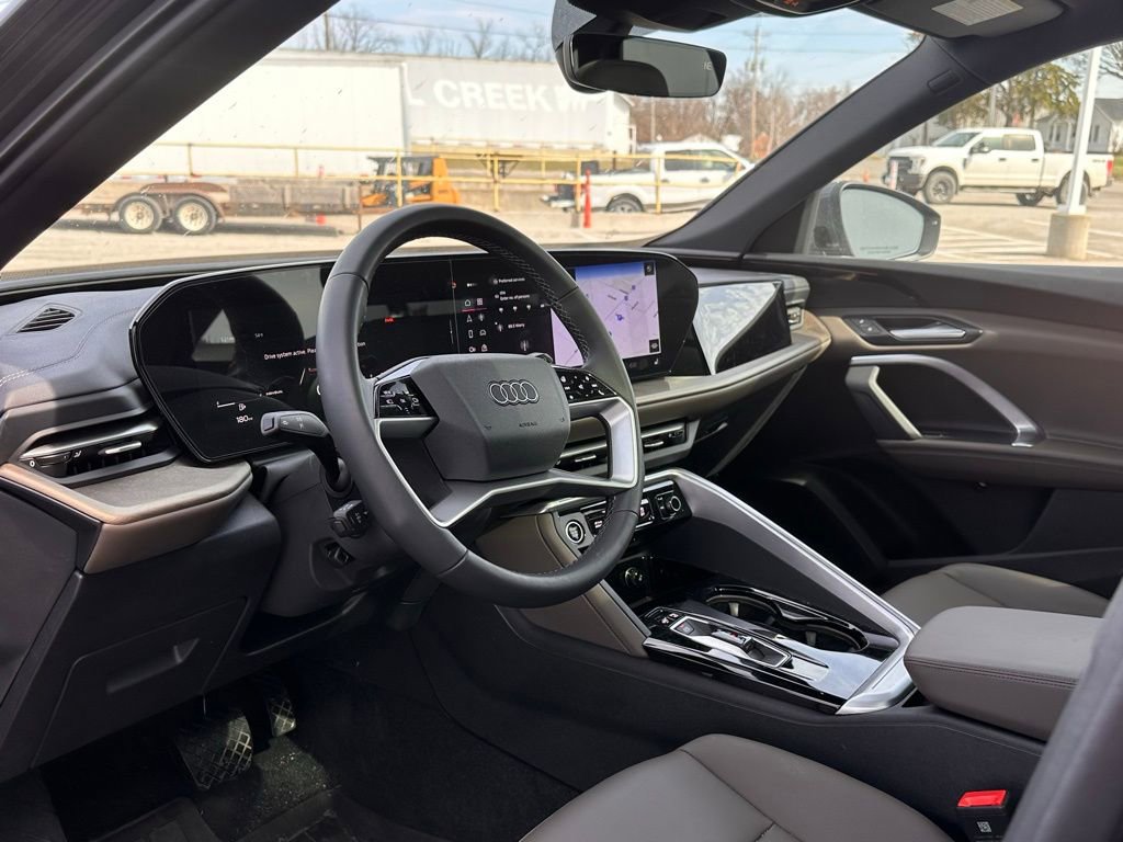 Used 2025 Audi Q5 Premium image 10
