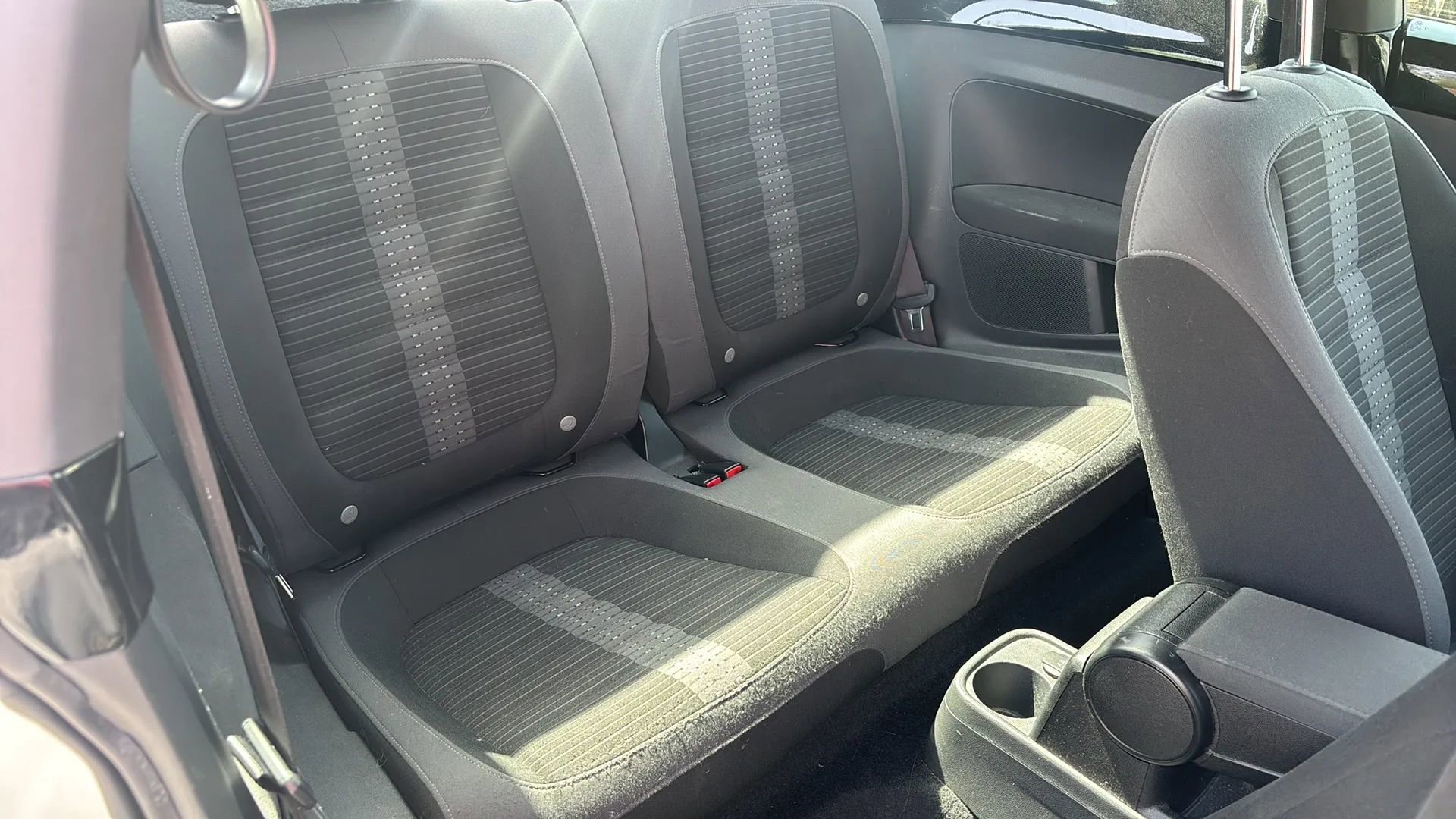 Used 2014 Volkswagen Beetle R-Line FWD image 11