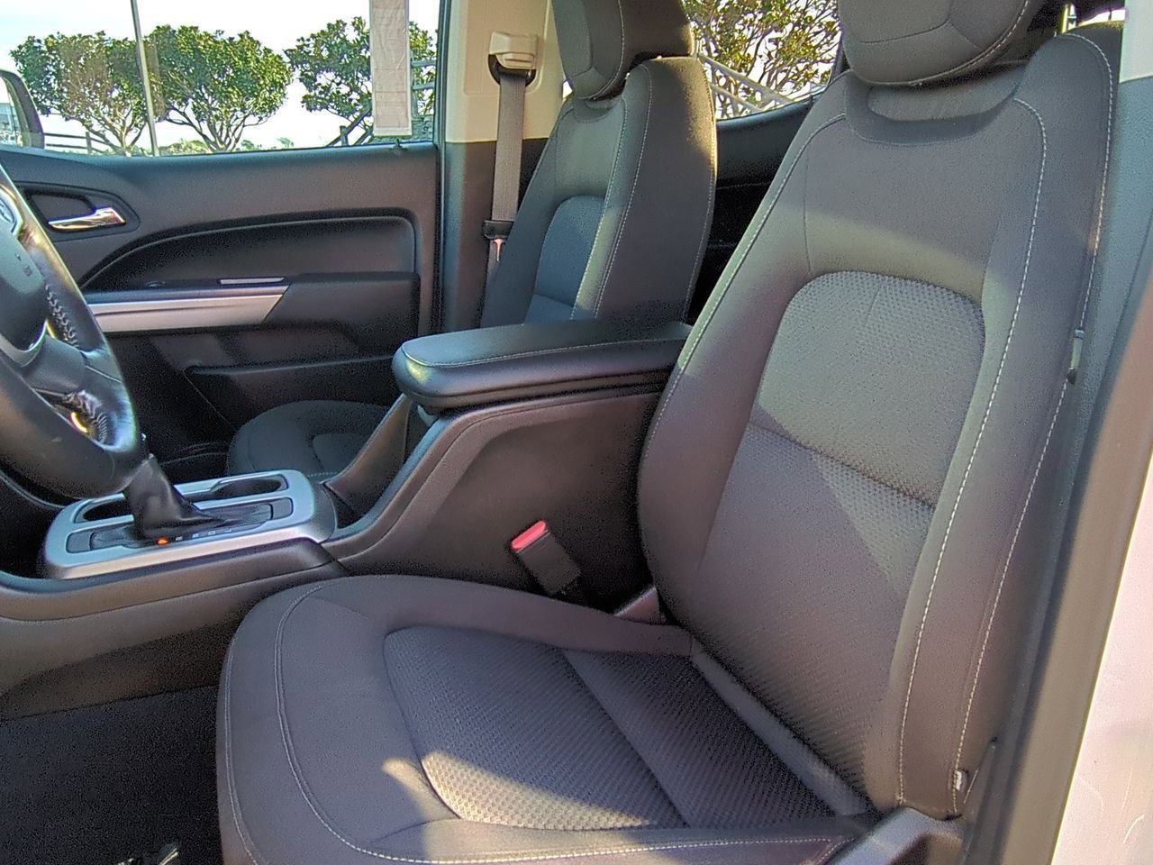 Used 2022 Chevrolet Colorado LT w/ LT Convenience Package image 19