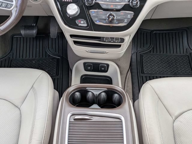 Used 2021 Chrysler Pacifica Touring-L FWD image 19