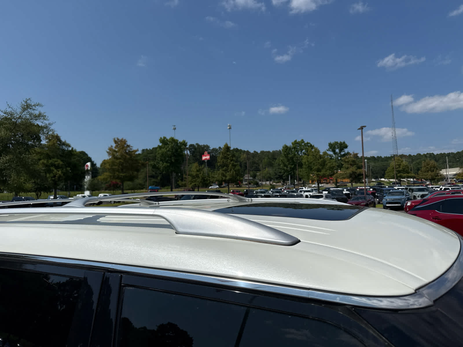 Used 2015 INFINITI QX80 2WD w/ 22" Wheel Package image 3