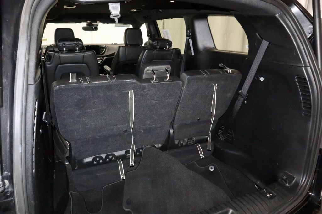 Used 2025 Chrysler Pacifica Select FWD image 15