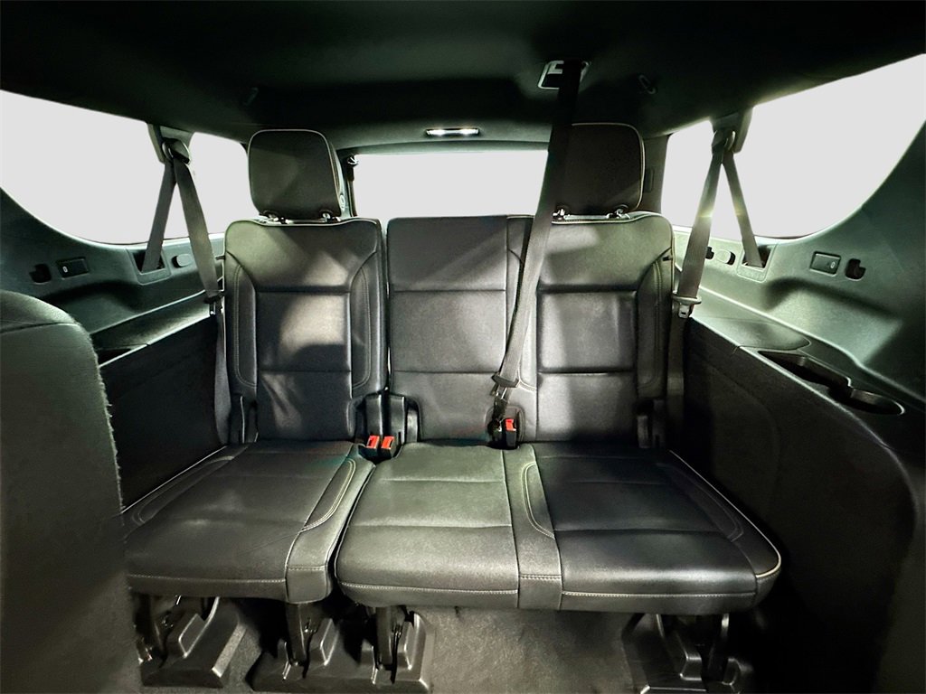 Used 2023 Chevrolet Suburban Premier image 14