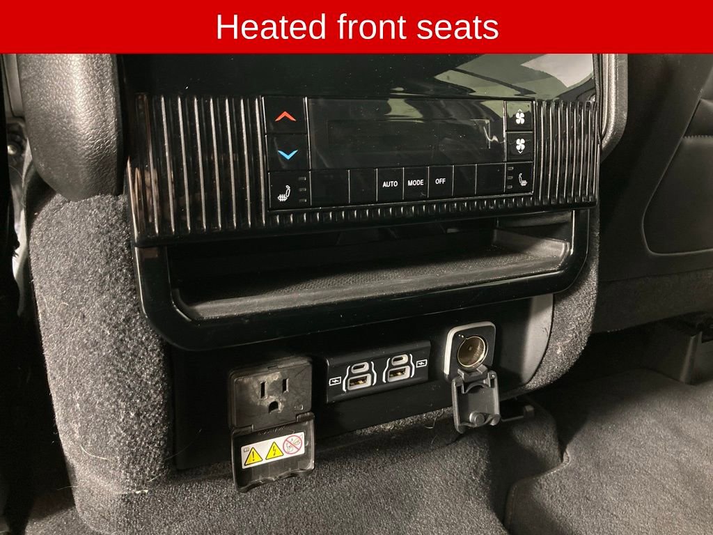 Used 2023 Jeep Wagoneer L Series III w/ Preferred Equipment Group image 16