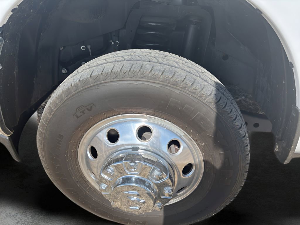 Used 2025 RAM 3500 Laramie AWD/4WD image 12