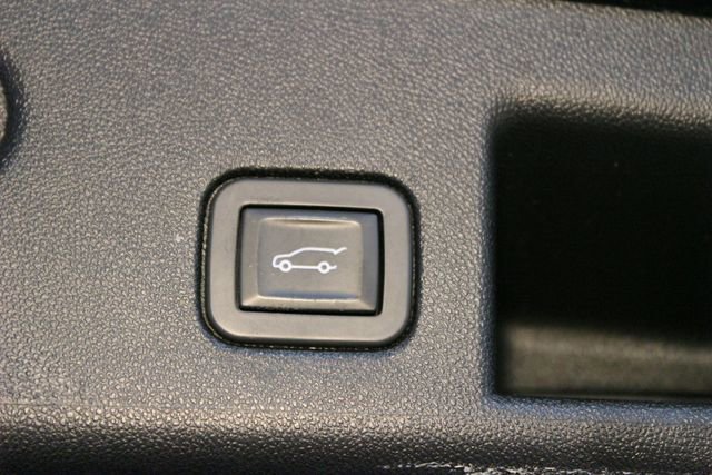 Used 2019 Chevrolet Equinox Premier FWD image 19