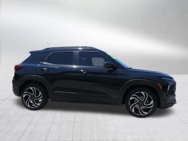 Used 2025 Chevrolet TrailBlazer RS w/ Convenience Package FWD image 2