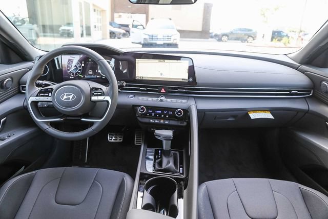 New 2025 Hyundai Elantra SEL FWD image 13