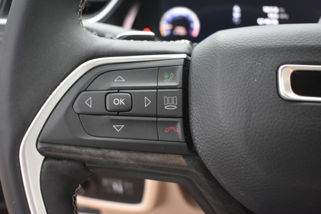 Used 2023 Jeep Grand Cherokee Limited RWD image 20