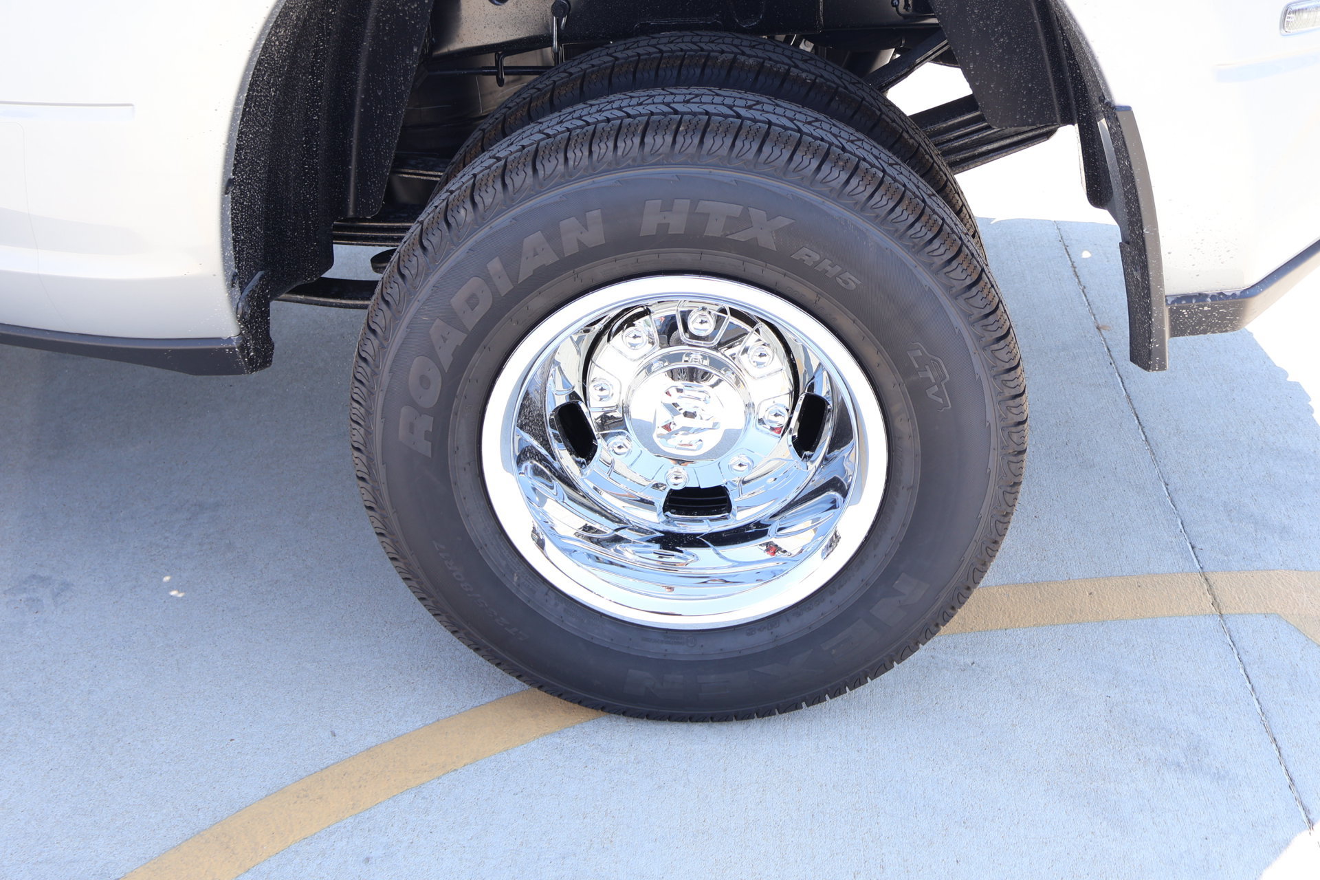 New 2026 RAM 3500 Tradesman AWD/4WD image 18