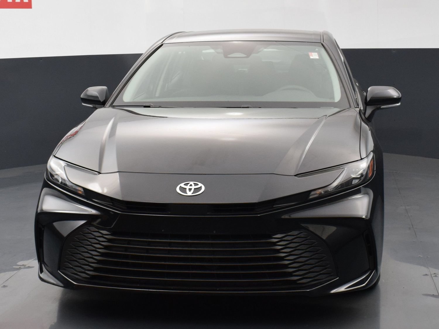 Used 2025 Toyota Camry LE FWD image 7