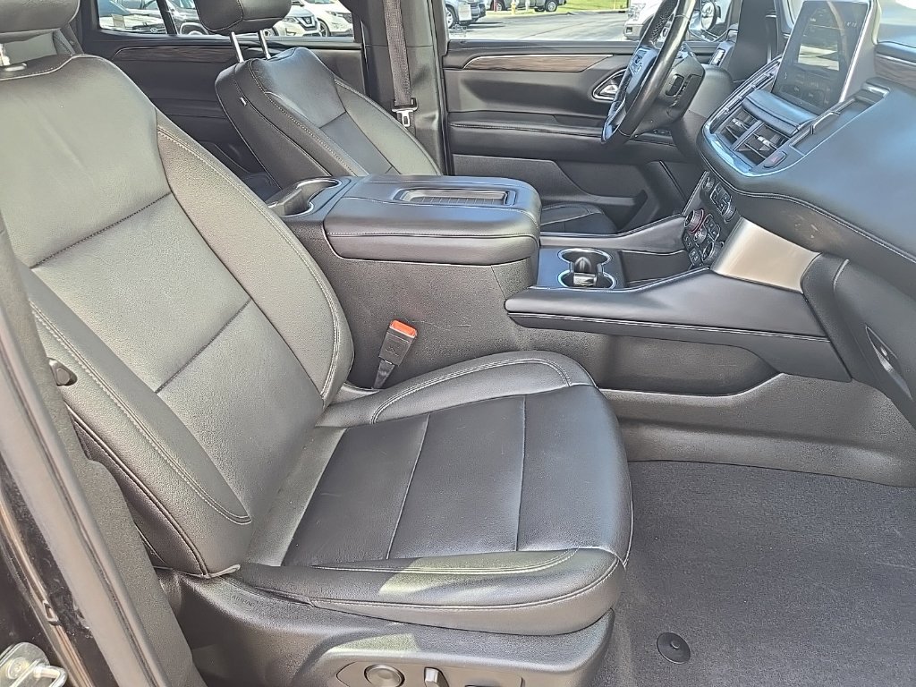 Used 2022 Chevrolet Tahoe Z71 w/ Z71 Off-Road Package AWD/4WD image 31
