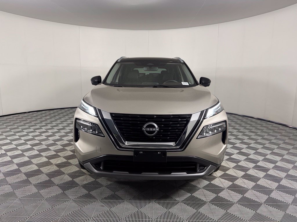 Used 2023 Nissan Rogue SL w/ SL Premium Package FWD image 2
