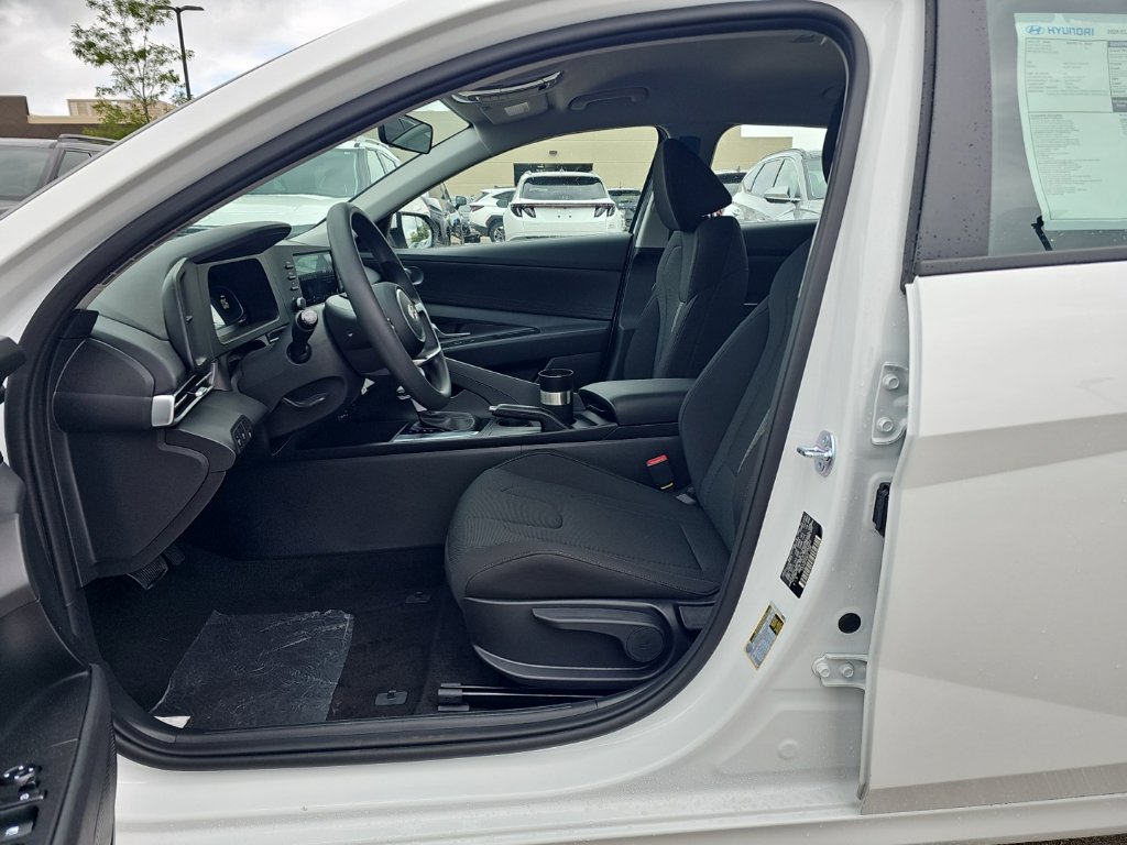 New 2026 Hyundai Elantra SE FWD image 9