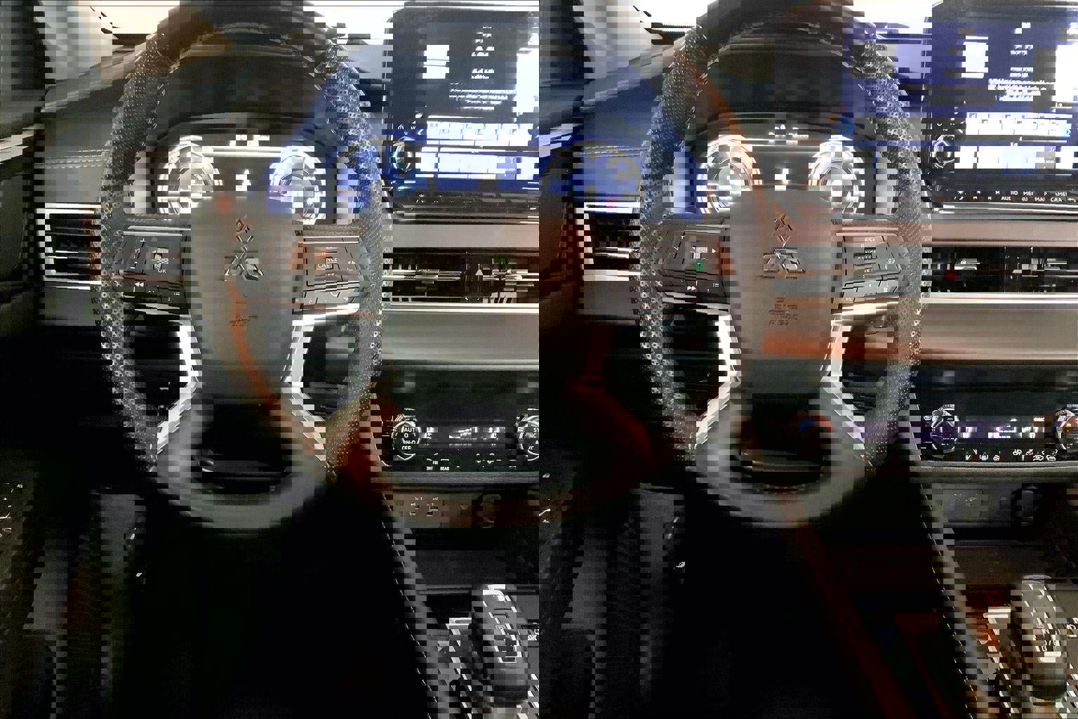 Used 2024 Mitsubishi Outlander SE image 5