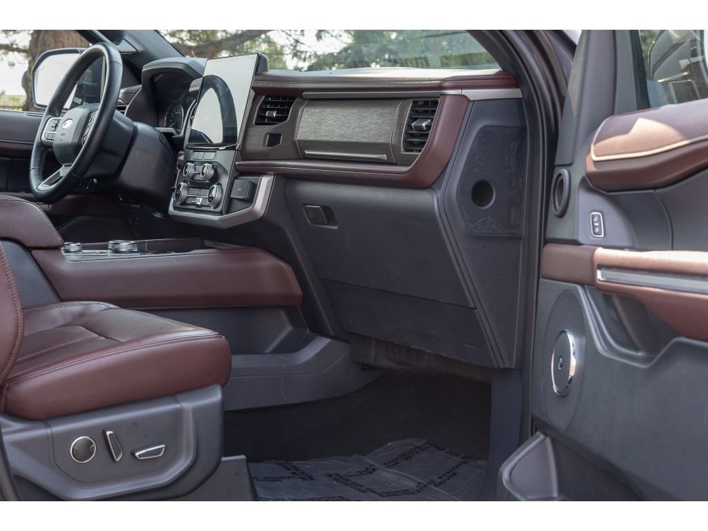Used 2024 Ford Expedition Max Limited image 10