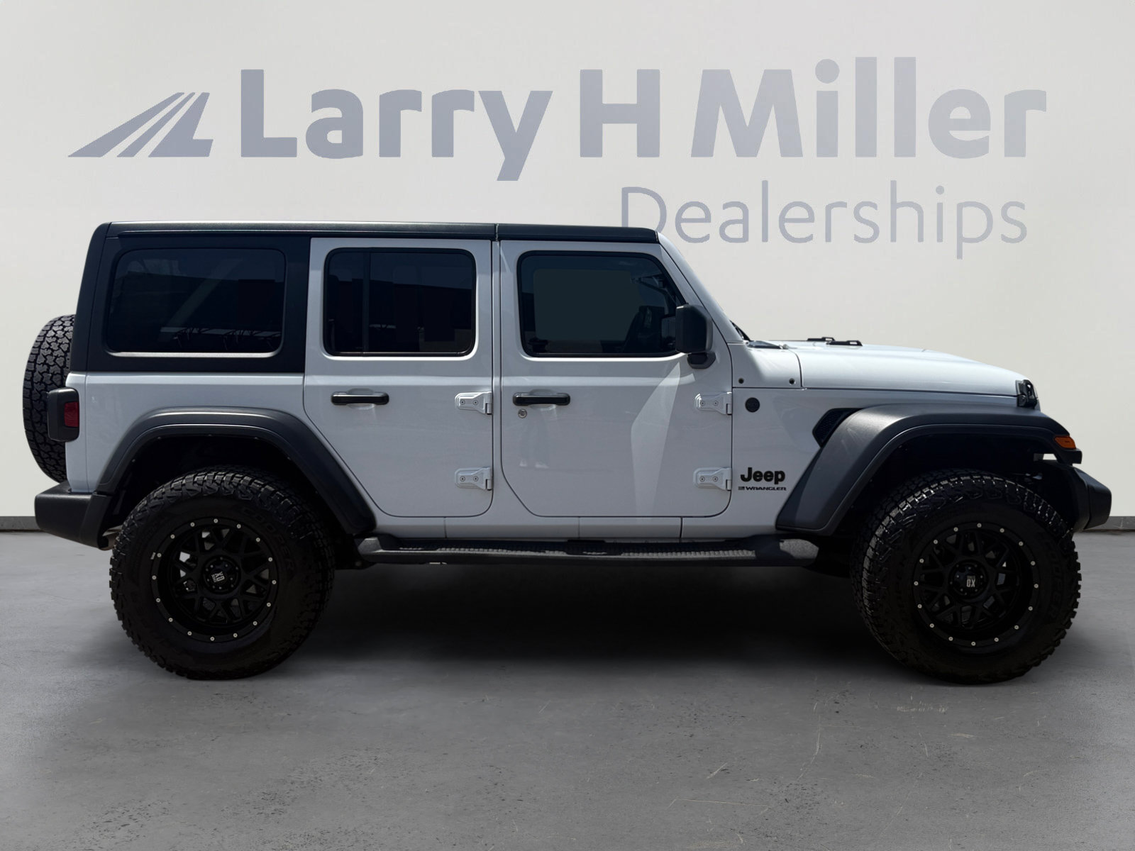 Used 2024 Jeep Wrangler Unlimited Sport AWD/4WD image 6