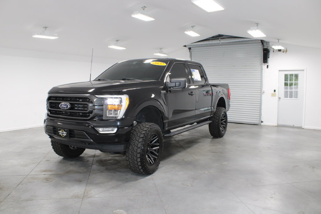 Used 2022 Ford F150 XLT w/ Equipment Group 302A High AWD/4WD image 4