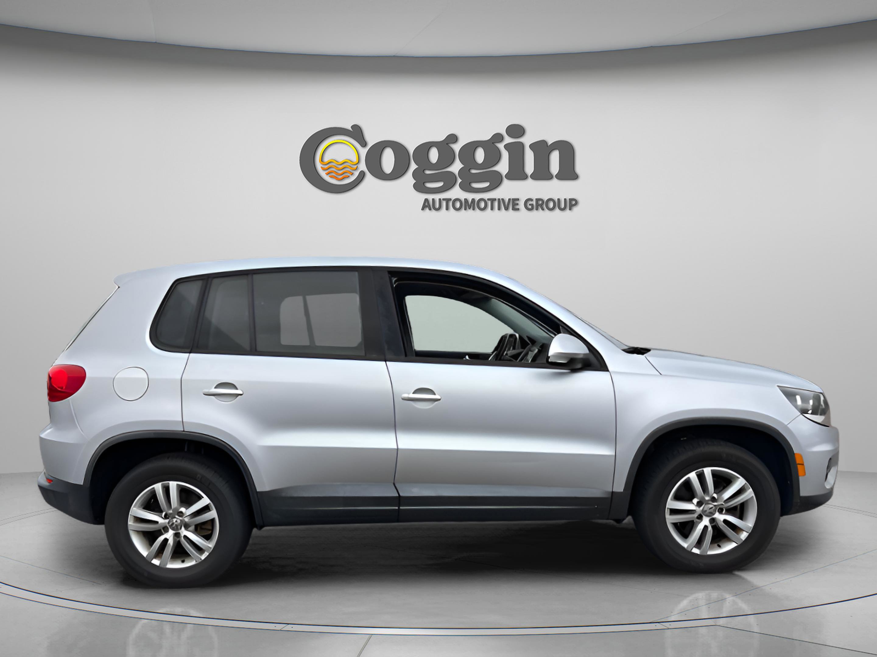 Used 2013 Volkswagen Tiguan S image 6