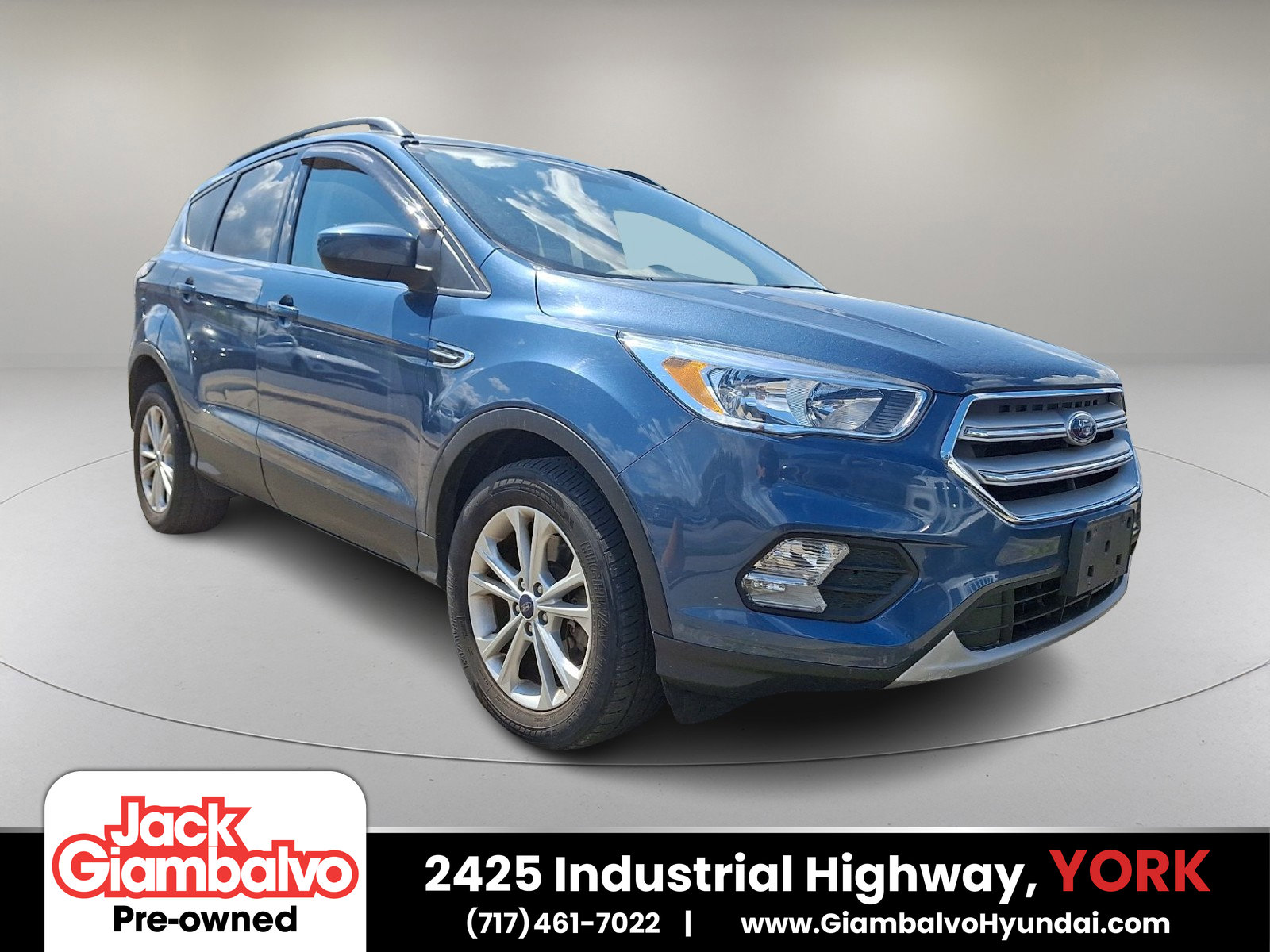Used 2018 Ford Escape SE w/ SE Sync 3 Package image 1