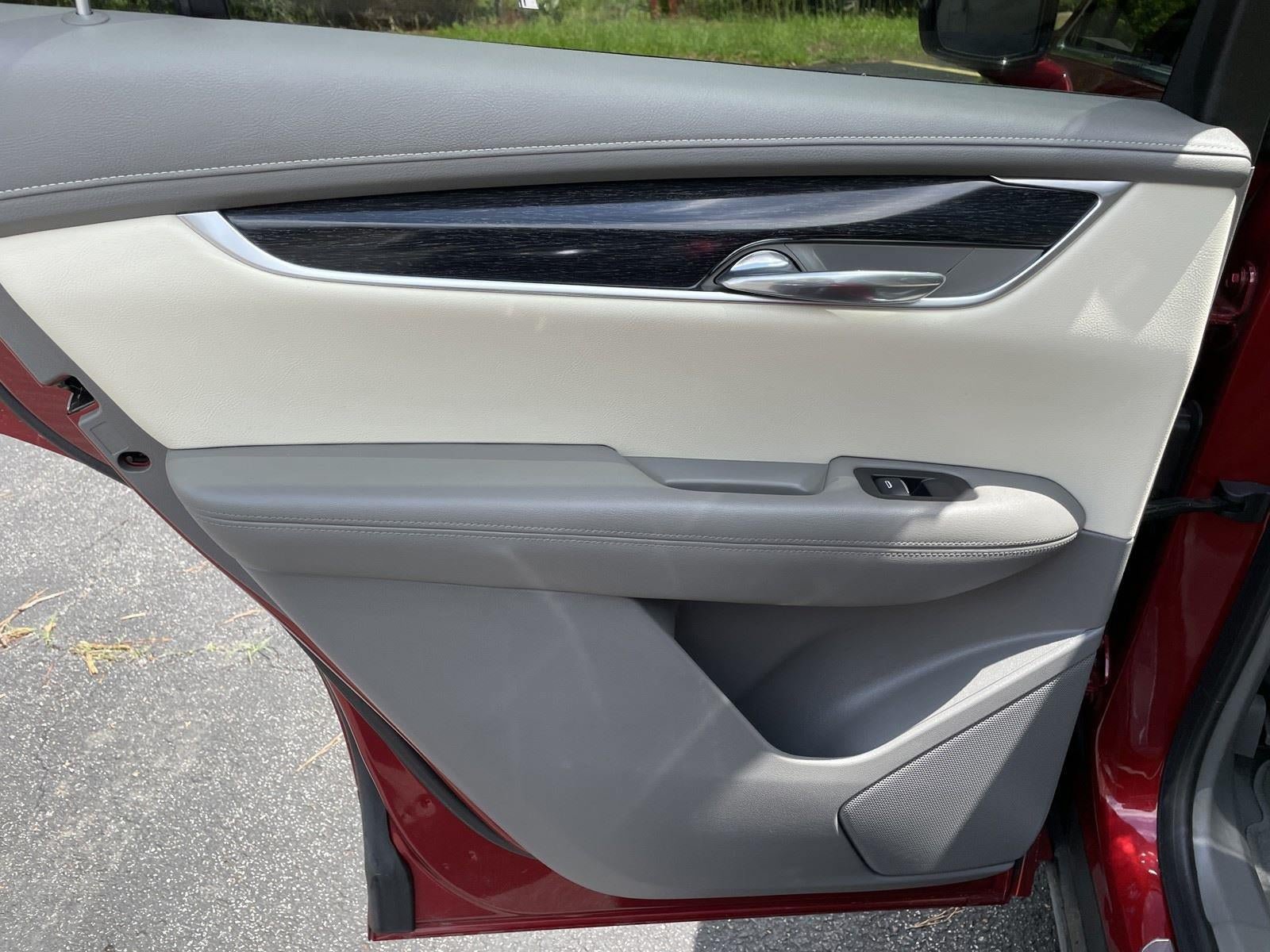 Used 2021 Cadillac XT6 Premium Luxury FWD image 42