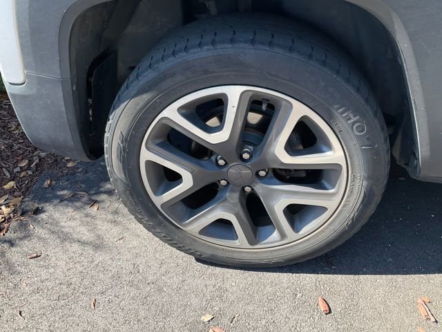 Used 2018 Jeep Renegade Latitude FWD image 12