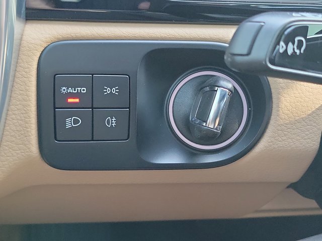 Certified 2022 Porsche Cayenne E-Hybrid AWD/4WD image 28
