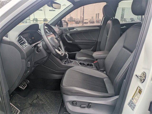 Used 2022 Volkswagen Tiguan SE R-Line image 23