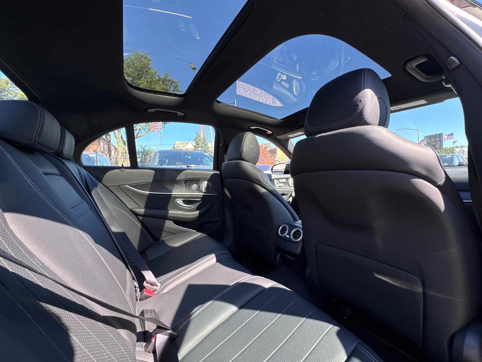 Used 2023 Mercedes-Benz E 350 Sedan image 26