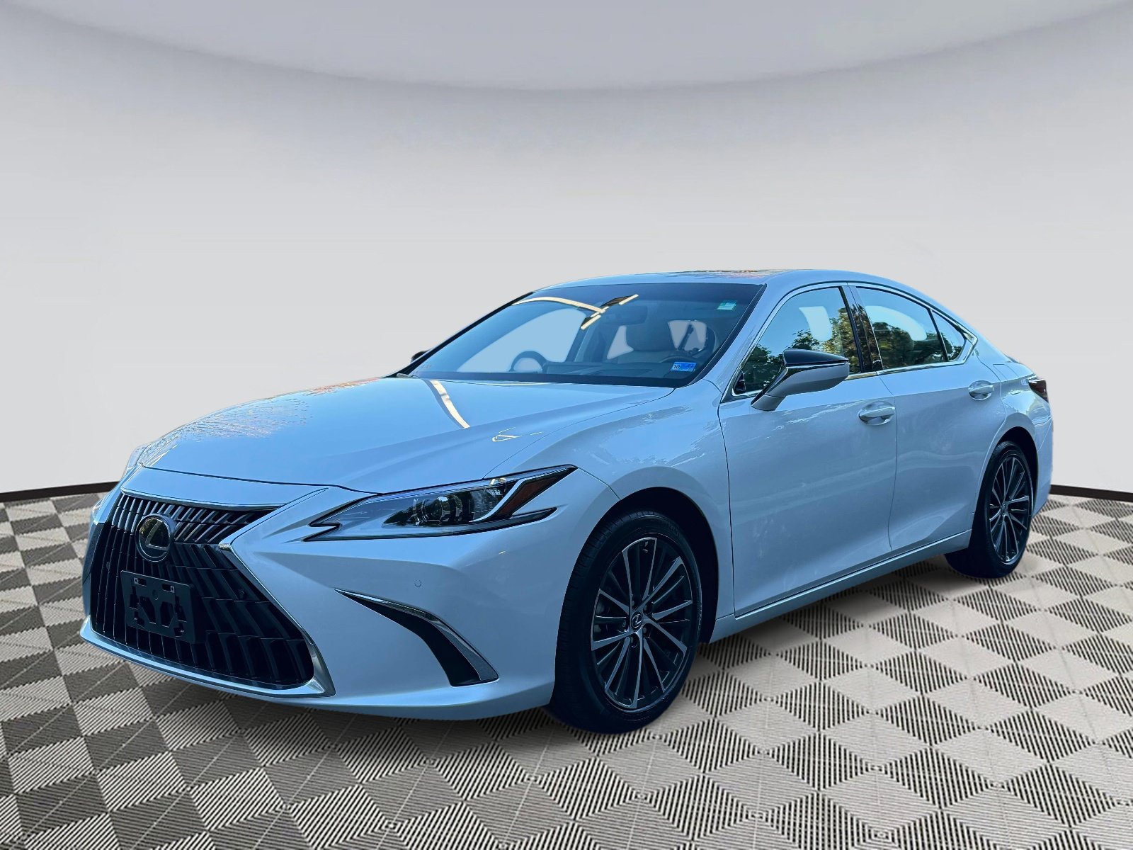 Used 2025 Lexus ES 350 w/ Premium Package FWD image 5