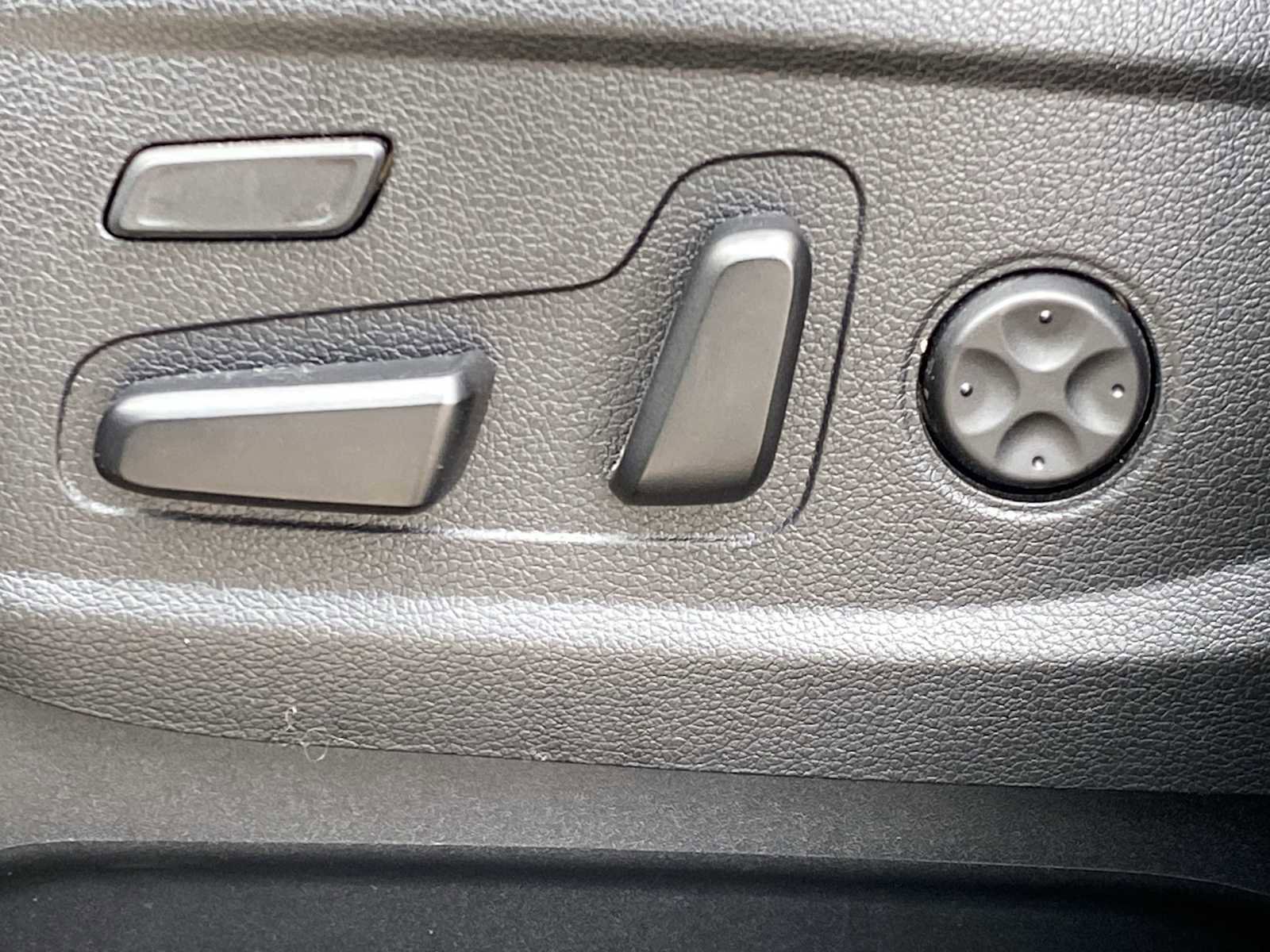 Used 2021 Hyundai Palisade Limited w/ Winter Package image 21