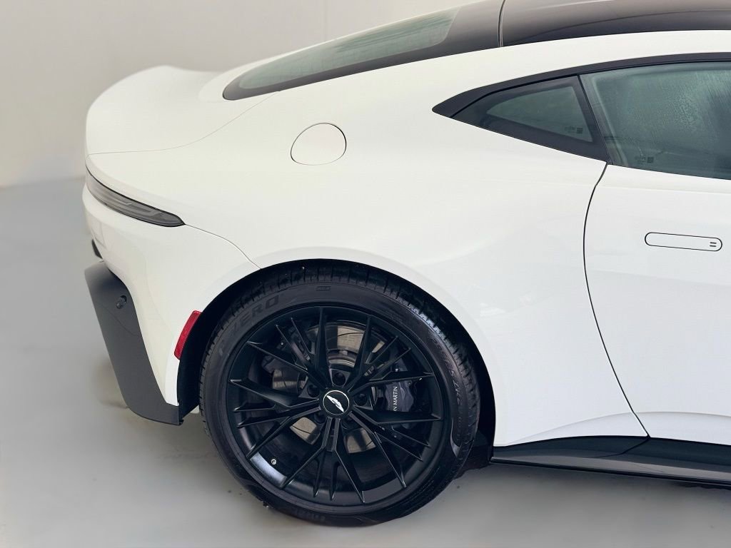 Used 2021 Aston Martin V8 Vantage Coupe image 12