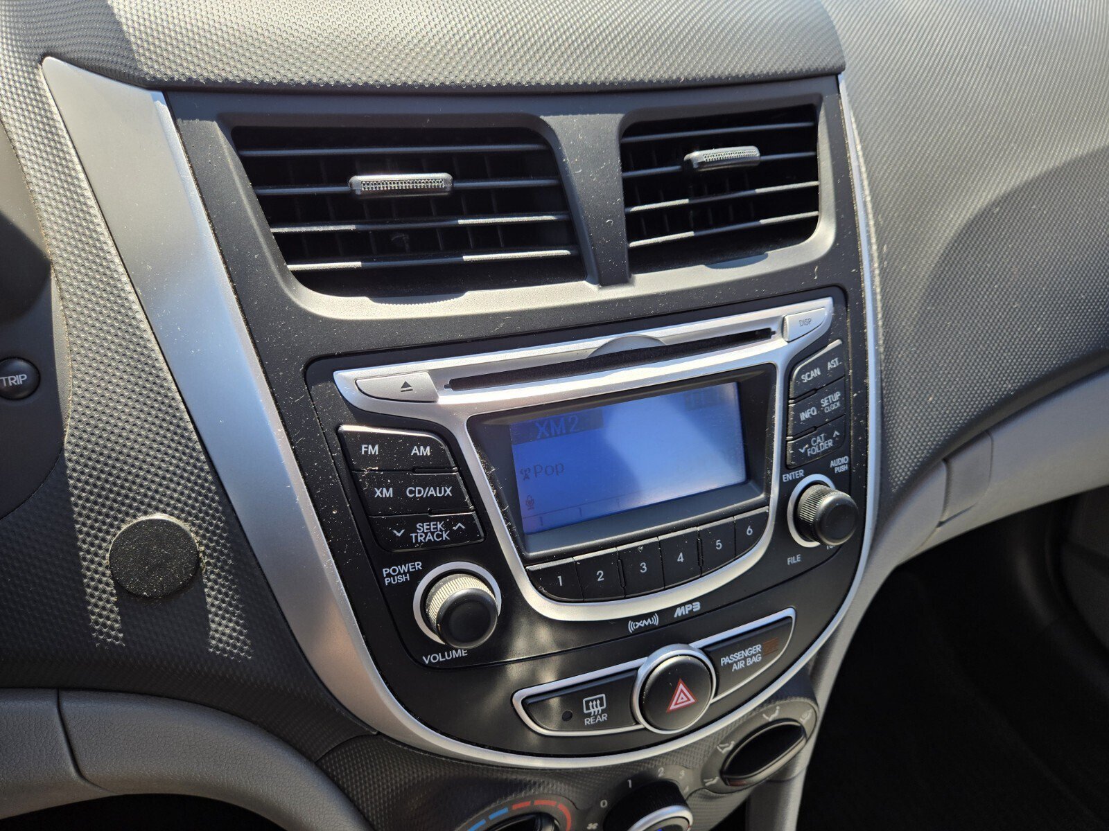 Used 2013 Hyundai Accent GLS FWD image 17