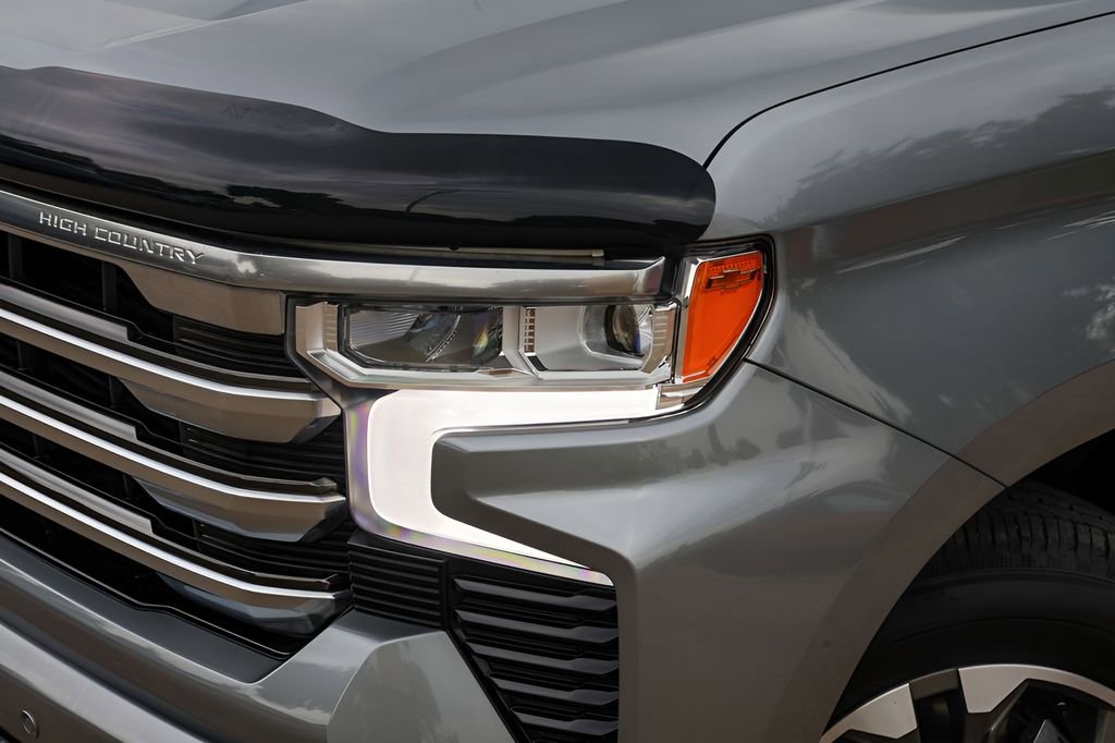 Used 2024 Chevrolet Silverado 1500 High Country RWD image 3