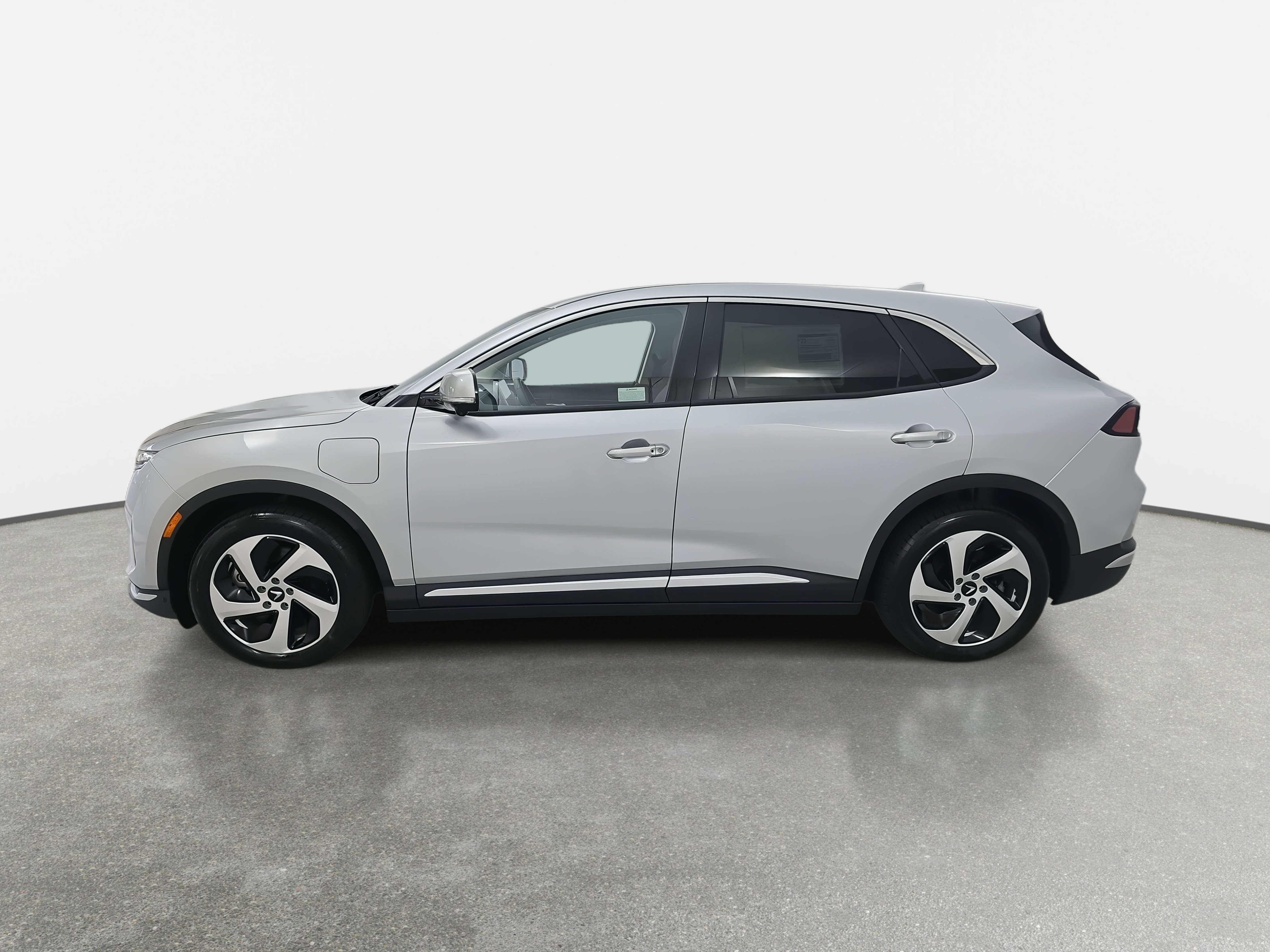 New 2025 VinFast VF 8 Eco image 8