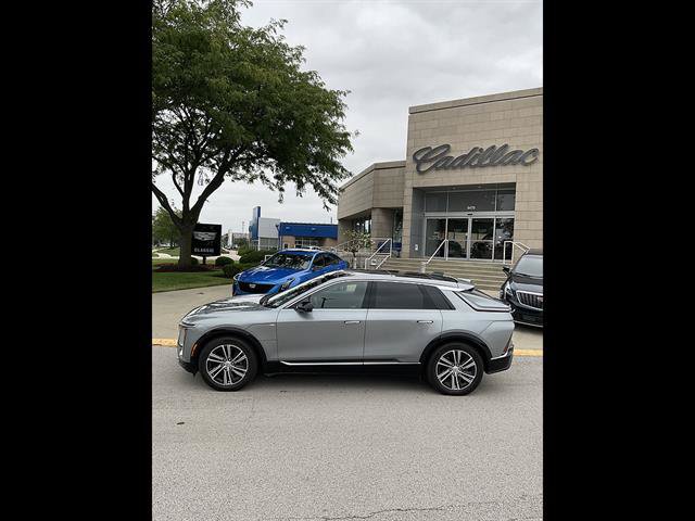 Certified 2024 Cadillac Lyriq Luxury AWD/4WD image 2